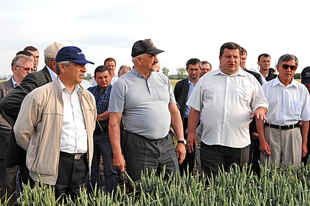 «Муки та радості сина землі»
