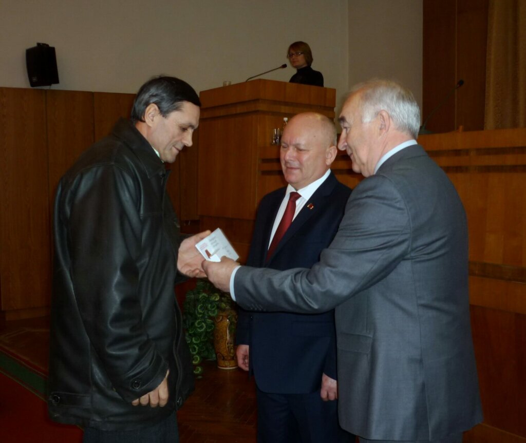 Знак глибокої пошани до борців за незалежність