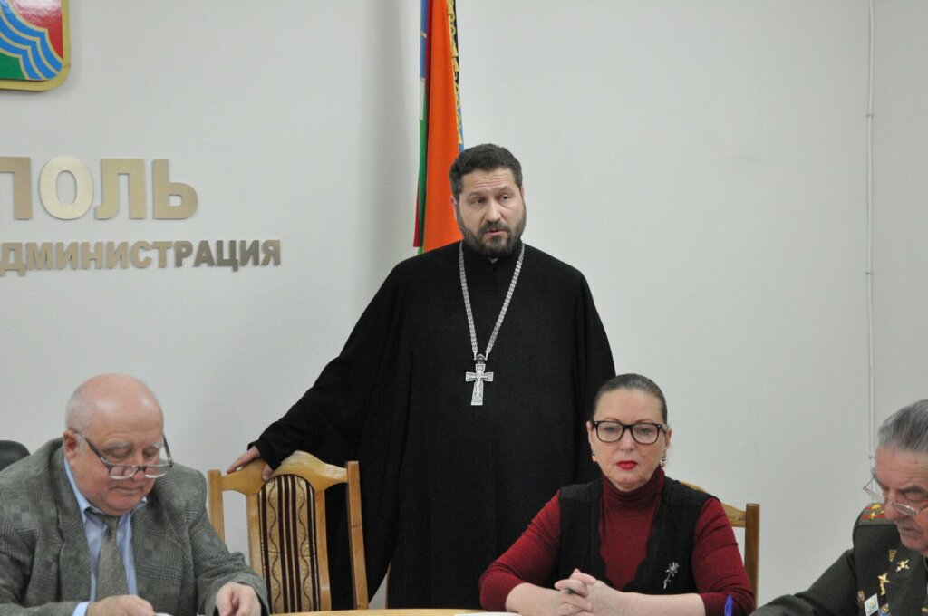 Про демонтаж ритуальних знаків на узбіччях доріг