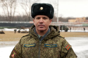 Виховати сильними духом