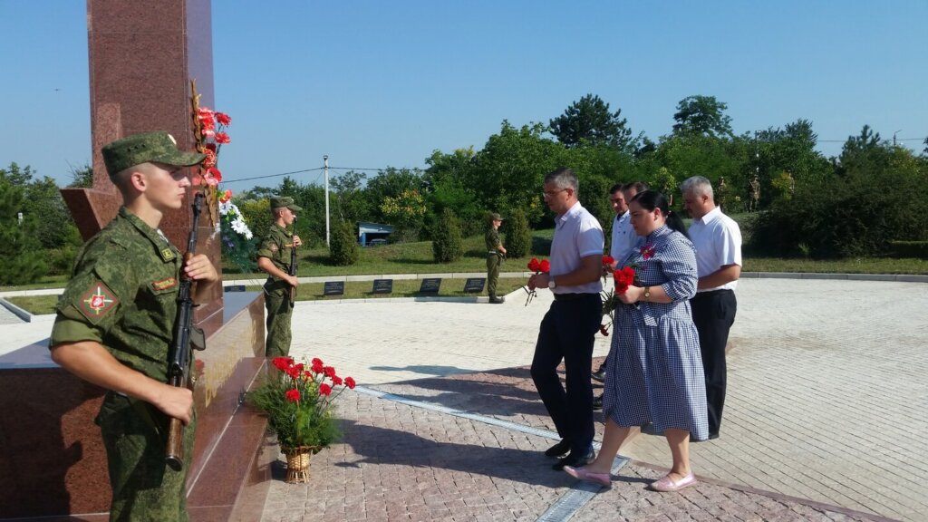 За мир, здобутий вами, щиро вдячні