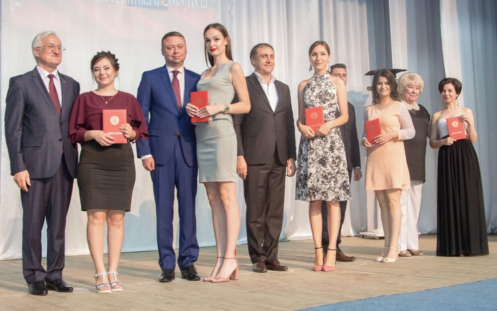 Віват, випускники! Віват, університете!