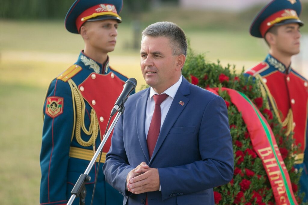 Солдати! Ми не забудемо вас! Ви – наші справжні герої!