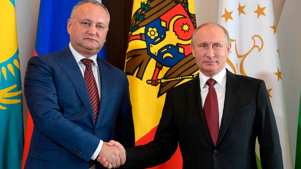 Соло чи дует Ігоря Додона?