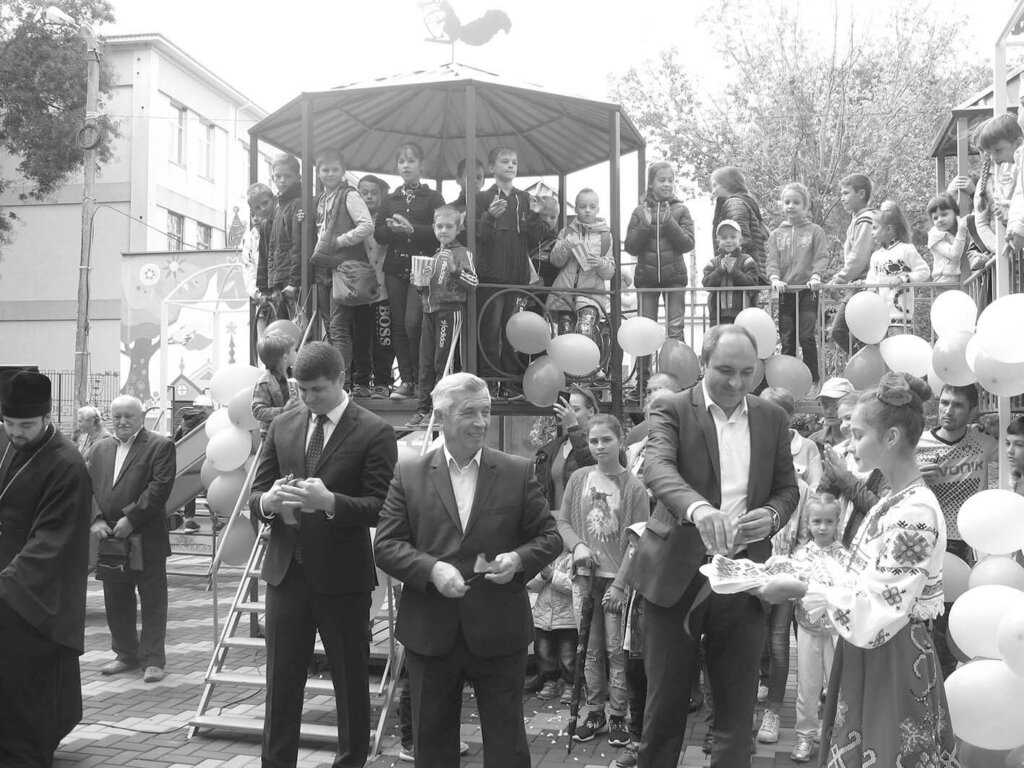 Нехай завжди сміються діти