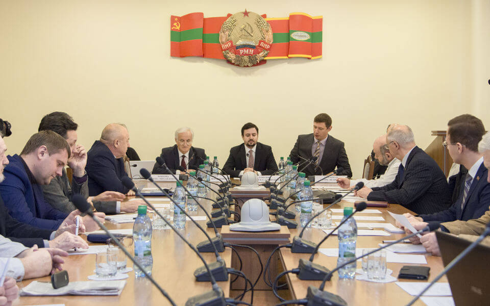 Ніхто не має права переписувати історію