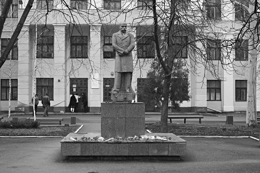 Є в Шевченка народження дата, дати смертi в Шевченка нема