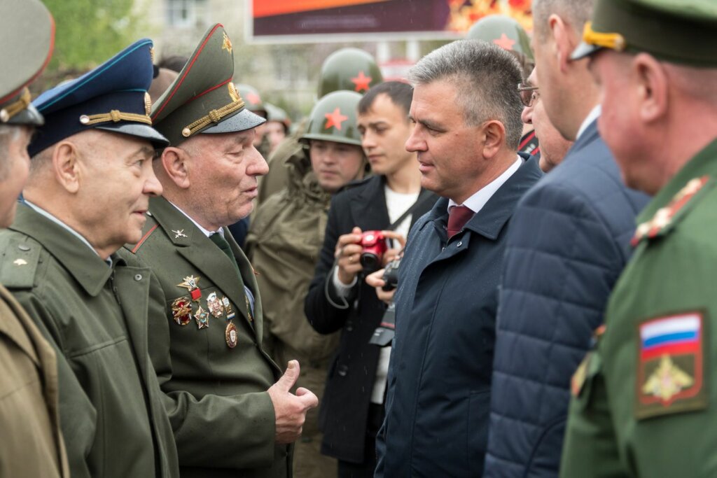 Щороку у квітні наші бойові гармати салютують миру на землі