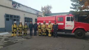 Зустрівши пожежника, побажайте йому сухих рукавів