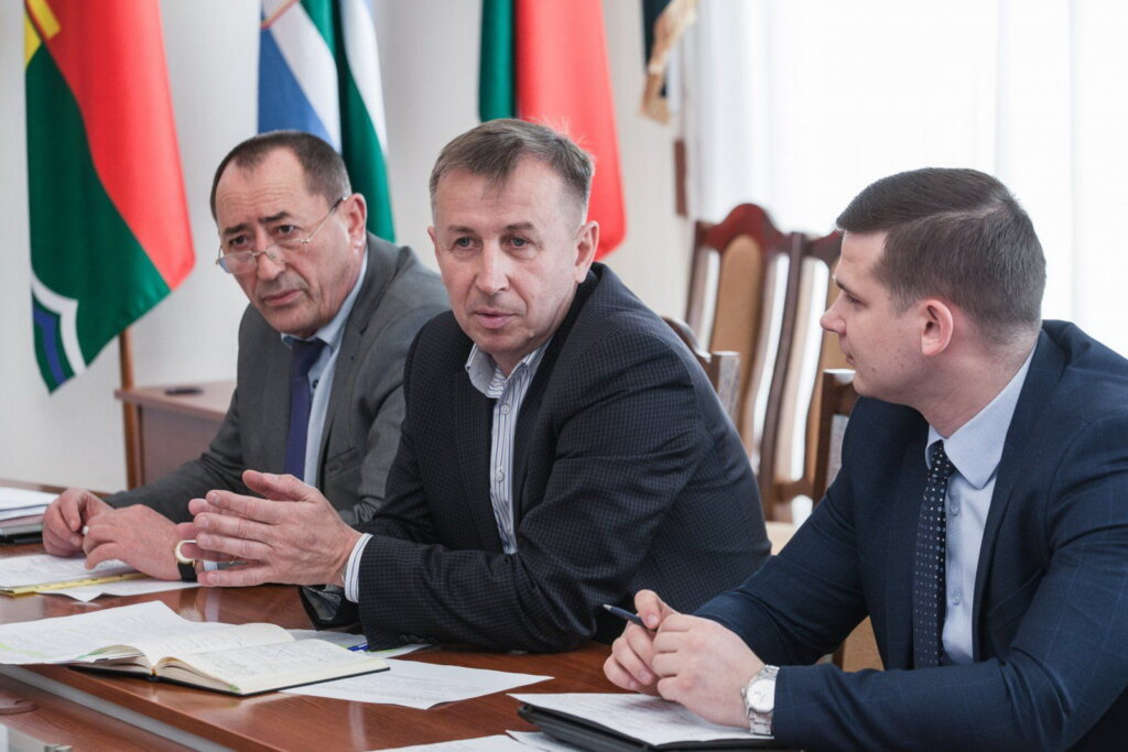 Підтримка населення з боку депутатів триває