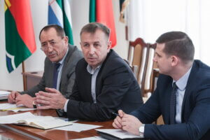Підтримка населення з боку депутатів триває