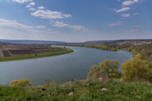 Наука і практика на варті екології Дністер потребує допомоги