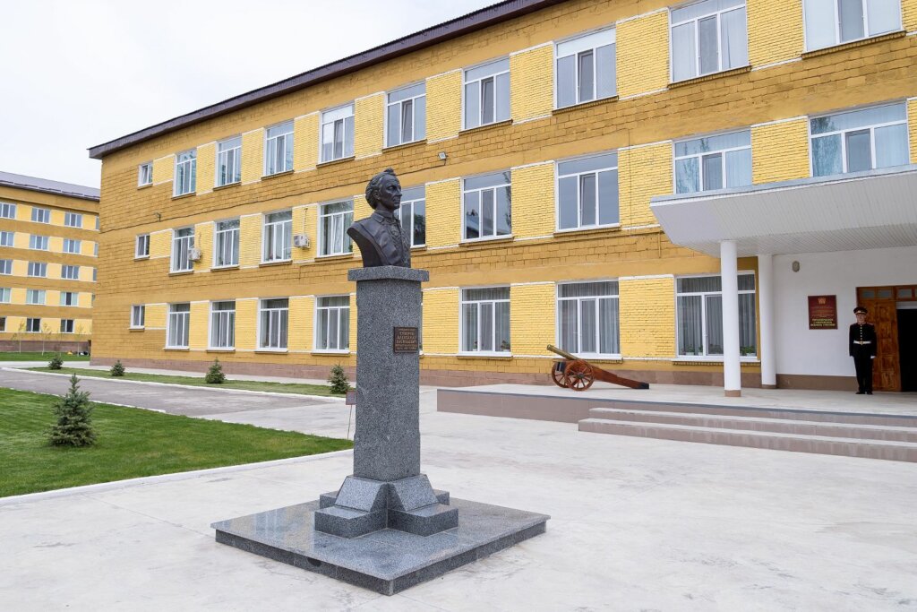 Леся Українка і суворовці