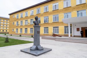 Леся Українка і суворовці