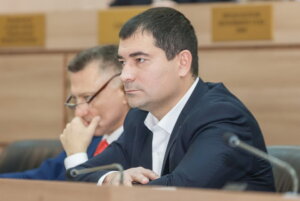 Підтримка населення з боку депутатів триває