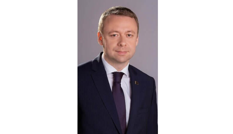 Від імені Уряду Придністровської Молдавської Республіки та від себе особисто щиро вітаю вас з Днем Перемоги у Великій Вітчизняній війні!