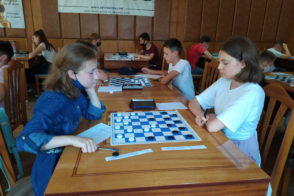 Золото та срібло від юних шашкістів