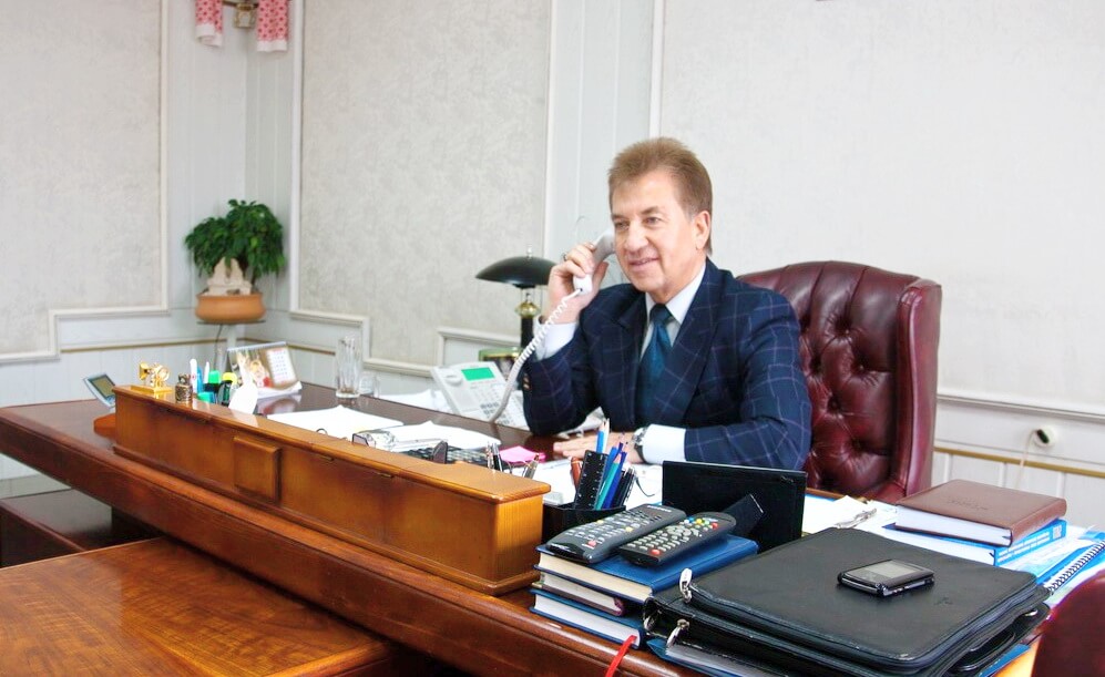 Фірмовий стиль Анатолiя Дзерновича