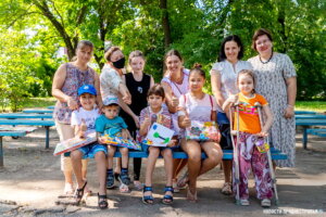 Відчувати себе єдиною родиною