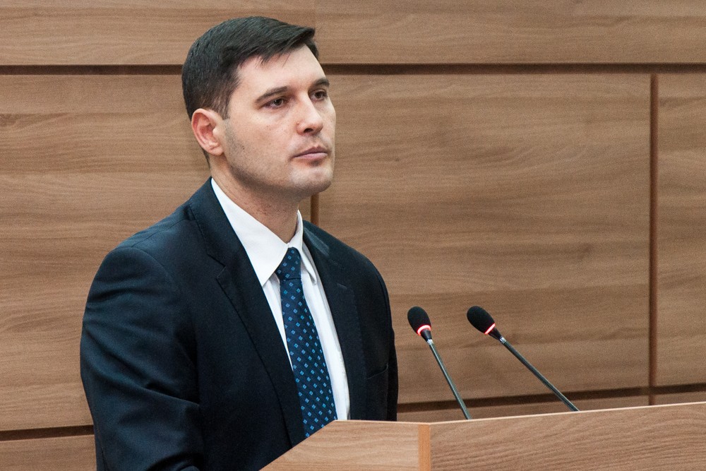 Підтримка населення з боку депутатів триває