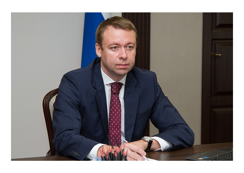 Діяльність вищого виконавчого органу влади триває