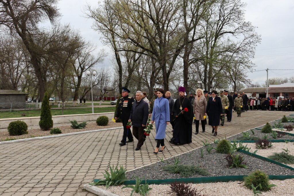 Перед світлою пам’яттю визволителів схиляємося