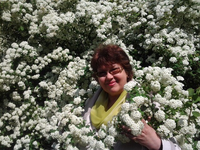 ФЕЯ З ПЕРОМ У РУКАХ