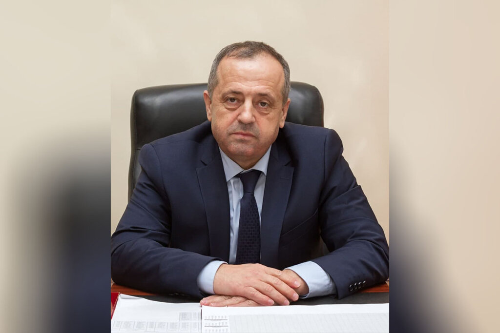 Уряд очолив  Олександр  Розенберг
