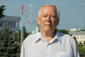 Живе такий чоловік