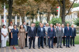 Оновлена будівля розкриває обійми