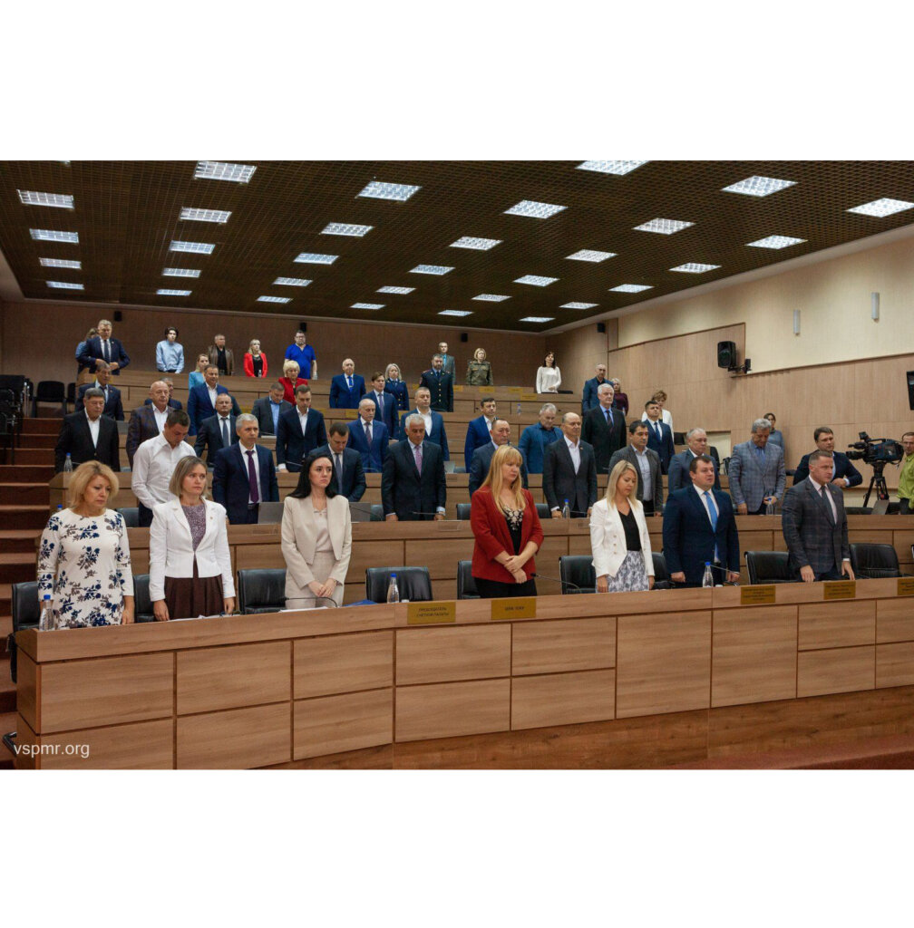 Про Кримінальний та Житловий кодекси, а також Республіканський стадіон