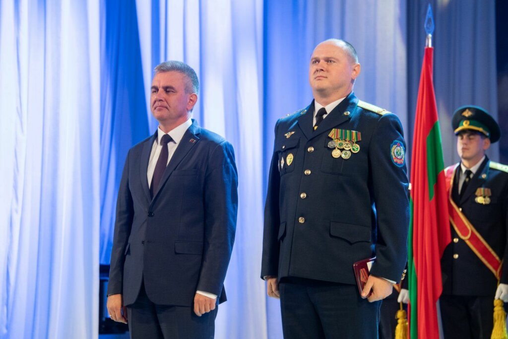 Функціонує митниця – живе держава
