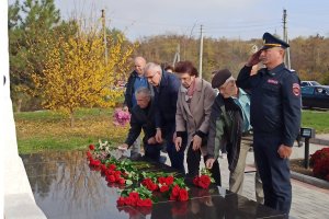 Перша спроба навести конституційний лад