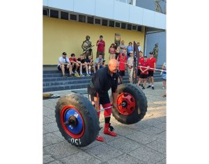 Спорт сильних чоловіків