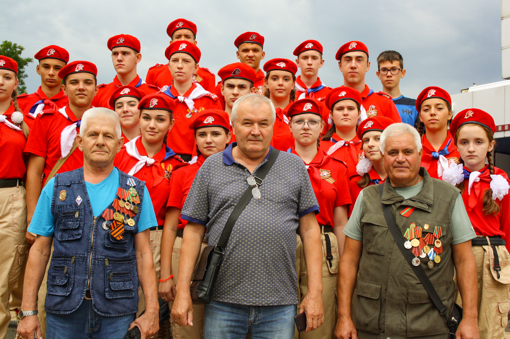 Їх окриляла  мужність