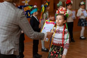 Є святкових днів багато на листках календаря, а між ними гарне свято – ВШАНУВАННЯ БУКВАРЯ