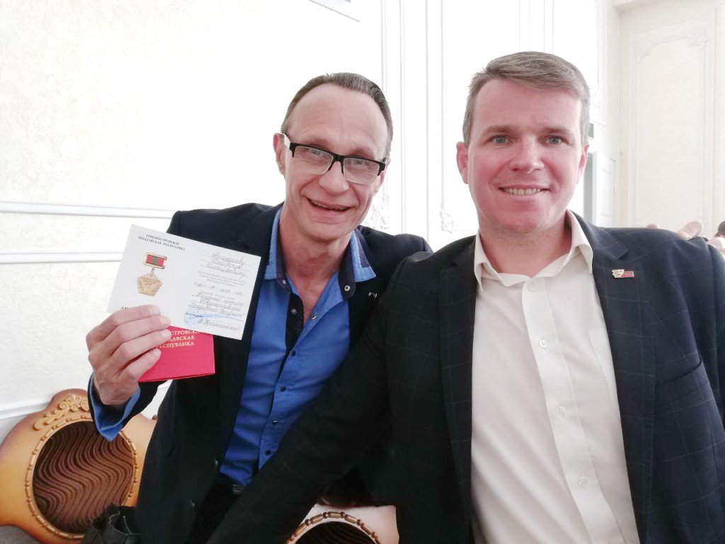 Про тих, хто дарує сміх і радість людям