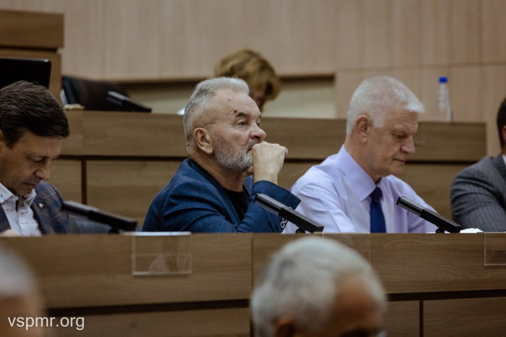 Учитель покликаний навчати та виховувати