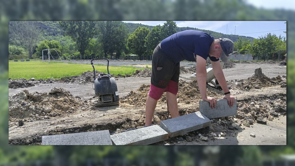Кам’янський стадіон оновлюється