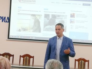 Бути ближчими до людей через віртуальний світ