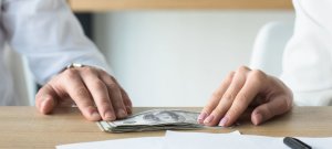 Корупцiя – болячка на тiлi суспільства