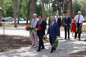 Живі квіти захисникам РЕСПУБЛІКИ