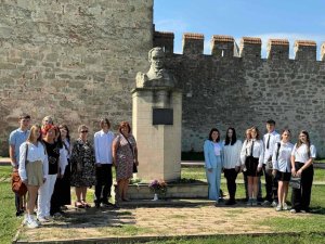 Був Котляревський – і безсмертним став. Культури він всесвітньої надбання