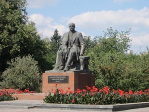 Видатному українському письменнику  Михайлу Коцюбинському – 160 рокiв