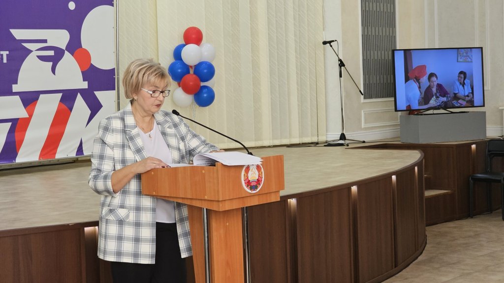 МОЛОДЬ ОБИРАЄ ШЛЯХ