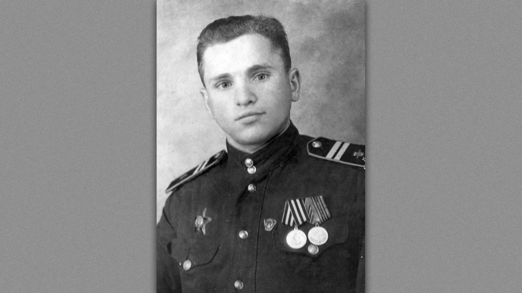 Бився біля стін Рейхстагу