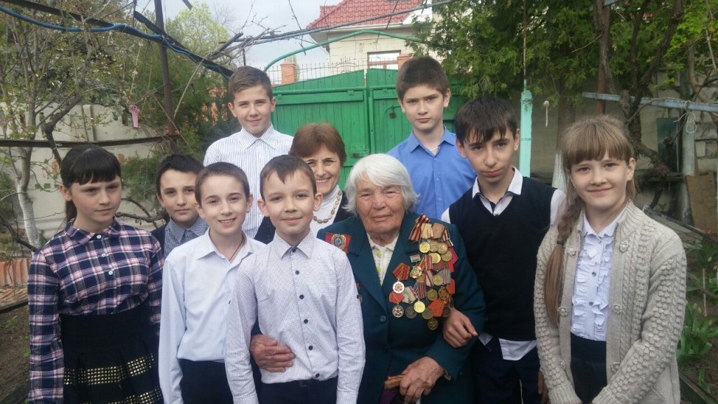 ОДНА на ДВОХ