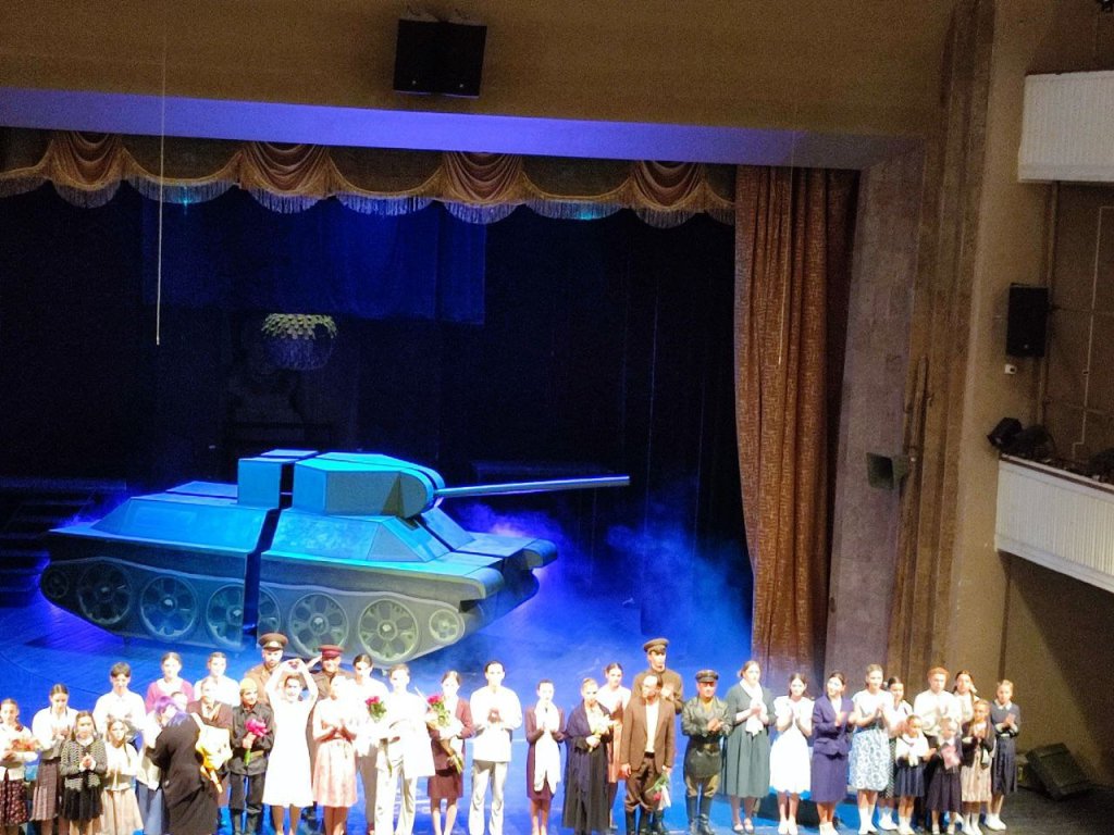 ТЕАТРАЛЬНИЙ ПОДАРУНОК до 80-річчя Перемоги