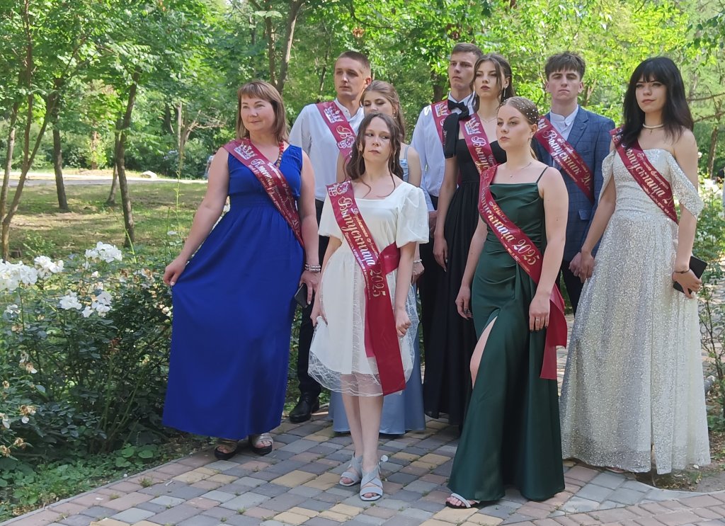 Їм тепер відкриті ВСІ ШЛЯХИ…
