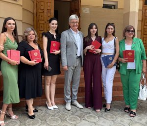 В добрий час,  ВИПУСКНИКИ!